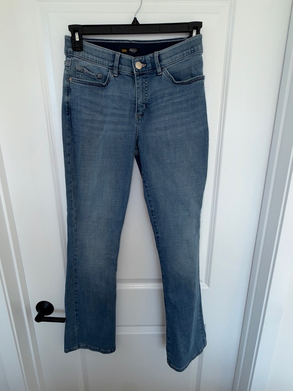 Lee Flex Motion Mid Rise Bootcut Jeans 30” Inseam Medium Wash